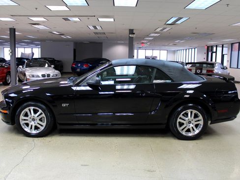 Used 2005 Ford Mustang GT image 10
