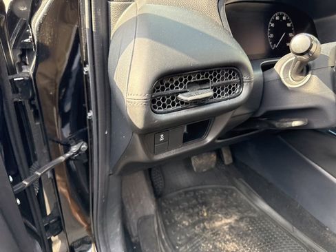 Used 2023 Honda HR-V LX image 16