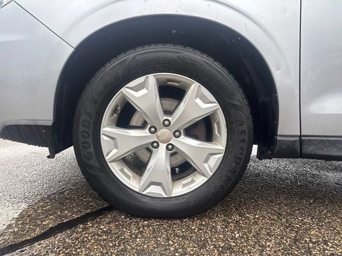 Used 2014 Subaru Forester 2.5i Touring AWD/4WD image 21