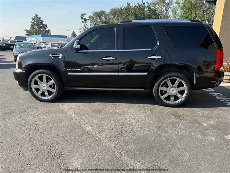 Used 2010 Cadillac Escalade Premium AWD/4WD image 4