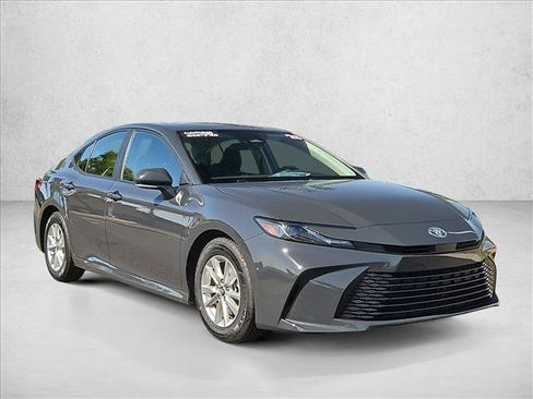 Used 2025 Toyota Camry LE FWD image 3