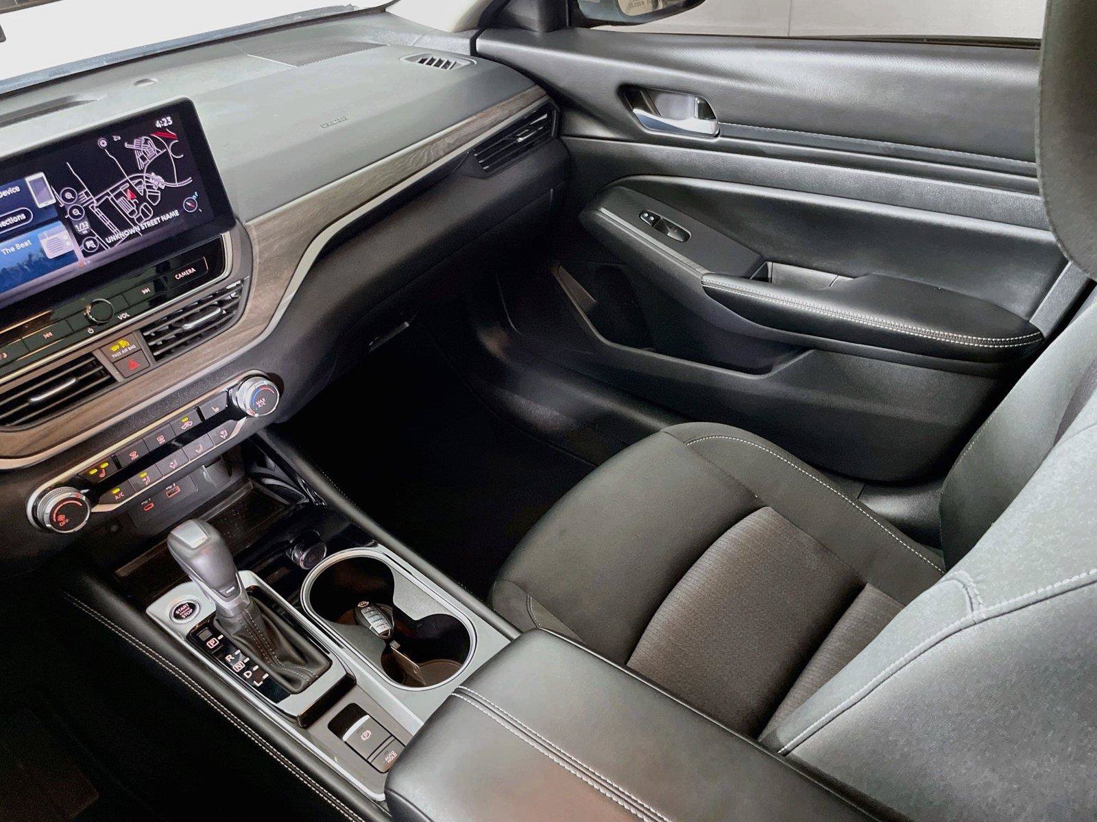 Used 2024 Nissan Altima 2.5 SV w/ SV Premium Package FWD image 26