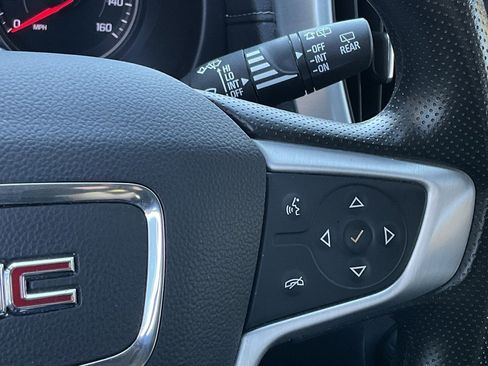 Used 2024 GMC Terrain SLE image 24