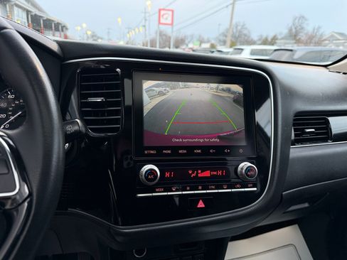 Used 2020 Mitsubishi Outlander SE image 50