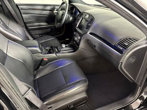 Used 2023 Chrysler 300 S w/ Comfort Group RWD image 17