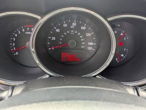 Used 2013 Kia Sorento LX image 32