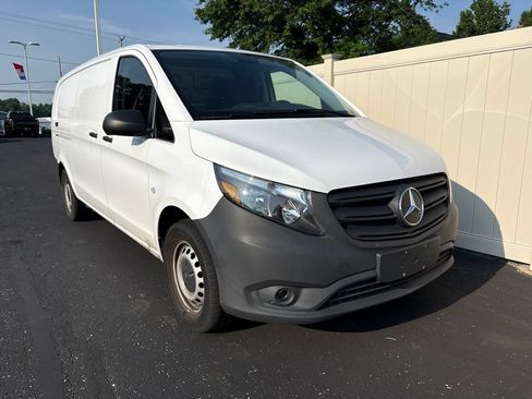 Used 2023 Mercedes-Benz Metris image 2