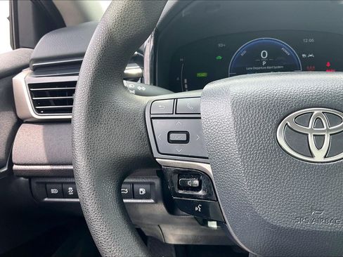 Used 2025 Toyota Camry LE FWD image 22