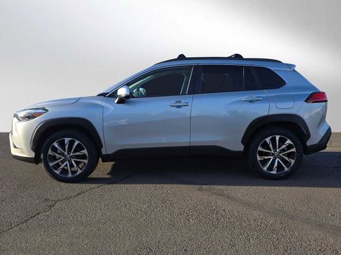 Certified 2022 Toyota Corolla Cross XLE image 7