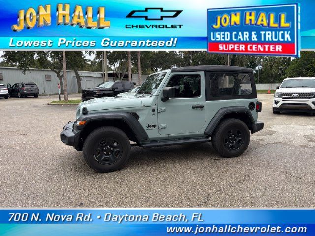 Used 2023 Jeep Wrangler Sport AWD/4WD image 3