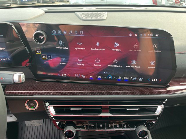 New 2027 Chevrolet Traverse RS w/ LPO, Floor Liner Package FWD image 27