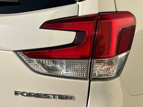Used 2022 Subaru Forester Premium image 37