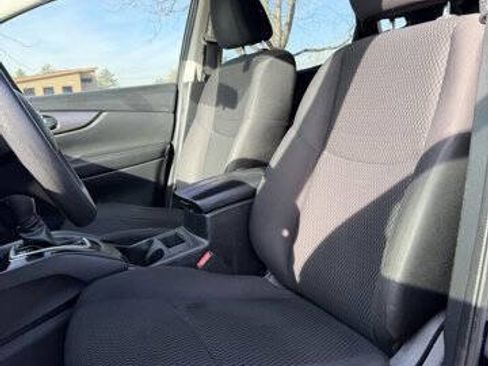 Used 2019 Nissan Rogue Sport S image 13