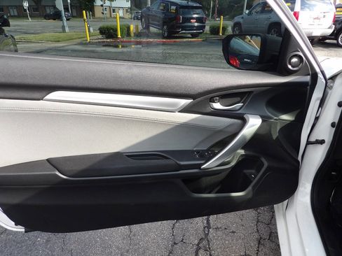 Used 2016 Honda Civic EX-T image 9