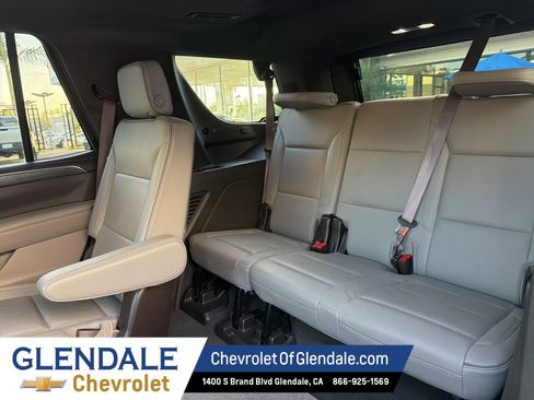 Used 2022 GMC Yukon SLT w/ SLT Premium Package image 18