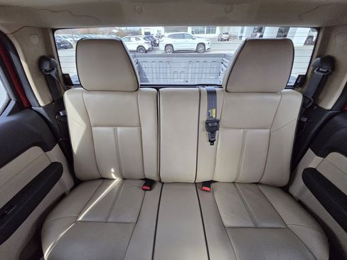 Used 2009 HUMMER H3T Luxury image 26