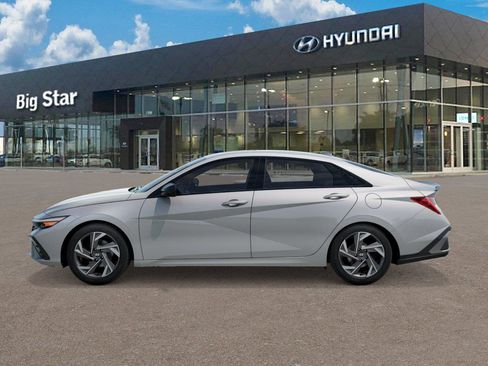 New 2026 Hyundai Elantra SEL Sport FWD image 3