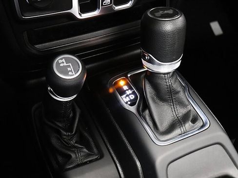 Used 2021 Jeep Wrangler Unlimited Sport AWD/4WD image 36