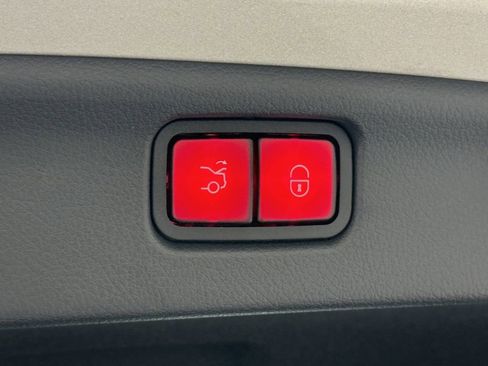 Certified 2022 Mercedes-Benz C 300 Sedan image 21