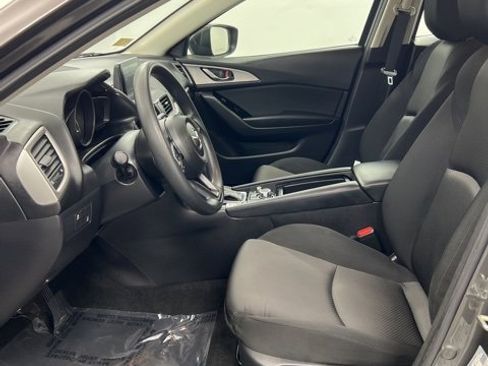 Used 2018 MAZDA MAZDA3 Sport image 15