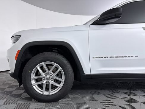 Used 2021 Jeep Grand Cherokee L Laredo w/ Luxury Tech Group I AWD/4WD image 21