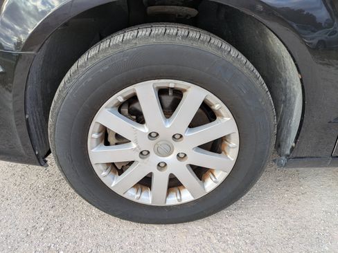 Used 2014 Chrysler Town & Country Touring image 11