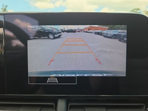 Used 2025 Chevrolet Trax LS w/ LS Convenience Package FWD image 28