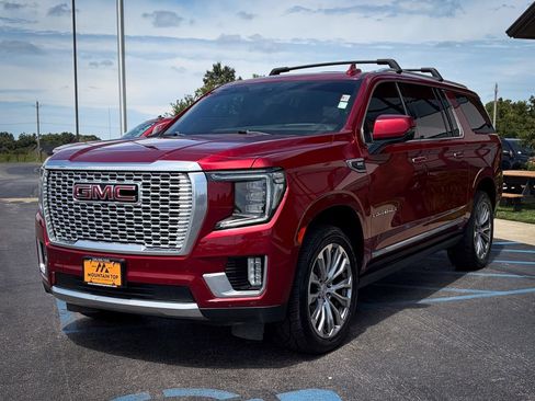 Used 2021 GMC Yukon XL Denali w/ Denali Premium Package AWD/4WD image 24