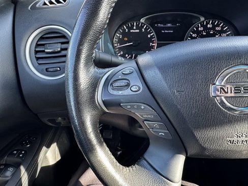 Used 2014 Nissan Pathfinder SL image 27