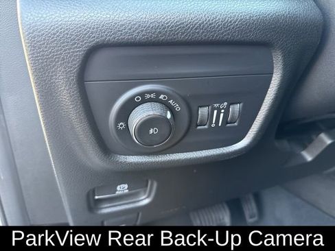 Used 2023 Jeep Grand Cherokee Limited w/ Black Appearance Package AWD/4WD image 22