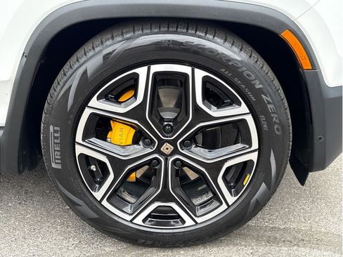 Used 2022 Rivian R1T Launch Edition image 25