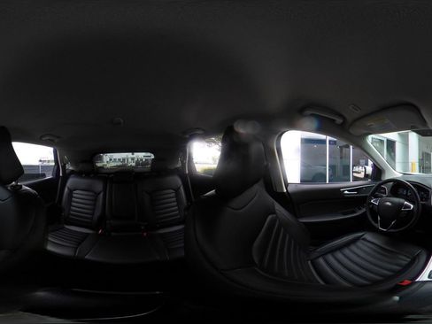 Used 2024 Ford Edge SEL image 42