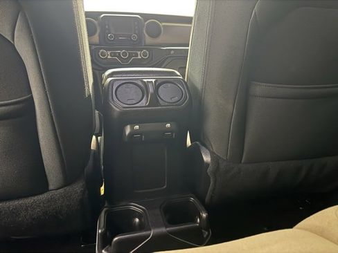 Used 2018 Jeep Wrangler Unlimited Sport S image 28