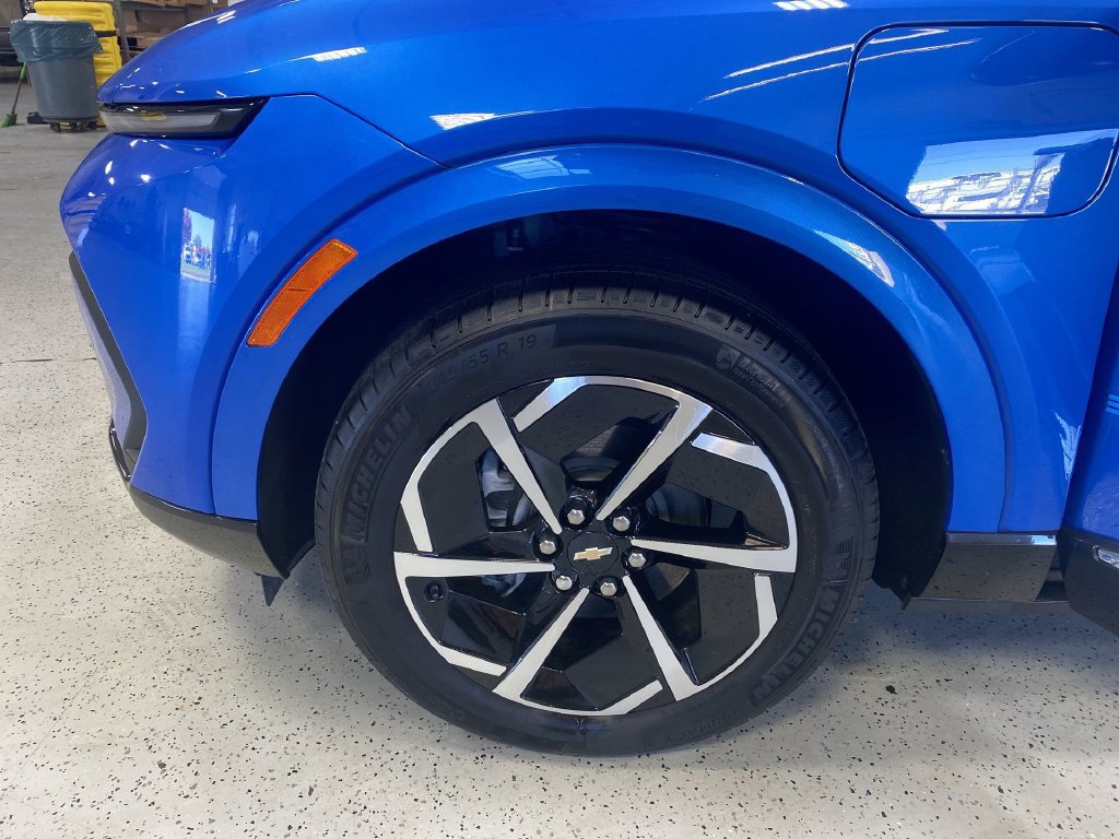 Certified 2024 Chevrolet Equinox EV LT AWD/4WD image 41