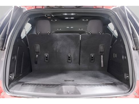 Used 2023 GMC Yukon SLE image 37