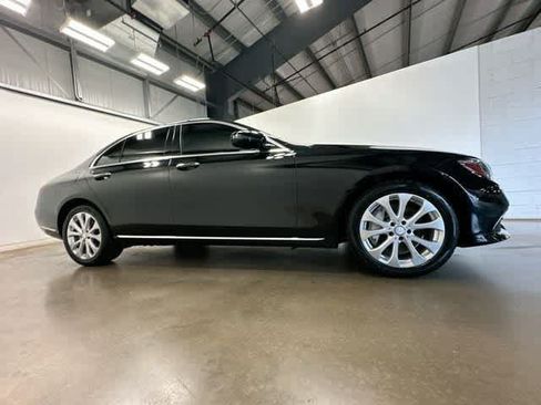 Used 2017 Mercedes-Benz E 300 4MATIC w/ Premium 2 Package image 3