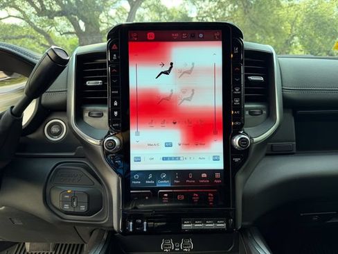 Used 2025 RAM 2500 Laramie AWD/4WD image 16