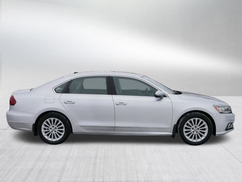Used 2017 Volkswagen Passat 1.8T SE image 8