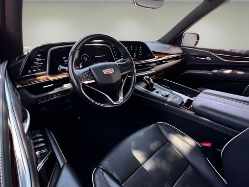 Used 2023 Cadillac Escalade Premium Luxury AWD/4WD image 16