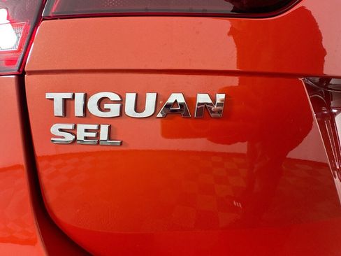 Used 2018 Volkswagen Tiguan SEL Premium AWD/4WD image 35