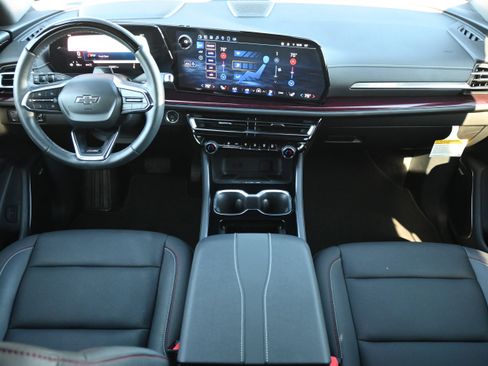 Used 2024 Chevrolet Traverse Z71 w/ Enhanced Driving Package AWD/4WD image 30