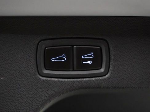 Certified 2025 Porsche Macan 4S Electric image 14