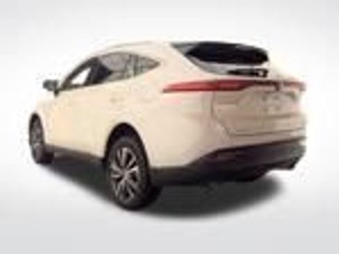 Used 2021 Toyota Venza LE AWD/4WD image 5