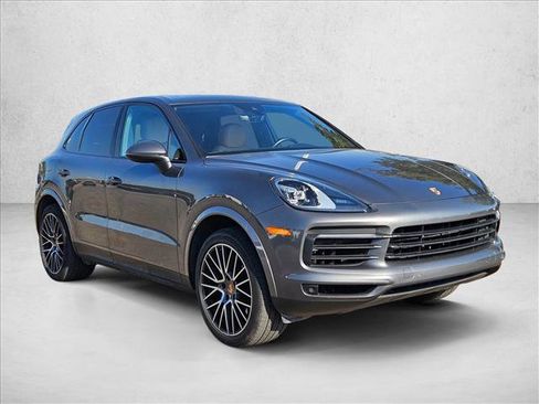 Used 2020 Porsche Cayenne image 3