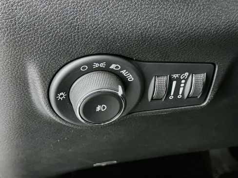 Used 2025 Jeep Compass Limited AWD/4WD image 17