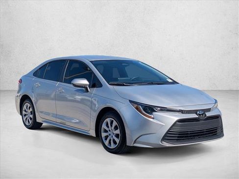 Used 2024 Toyota Corolla LE FWD image 3