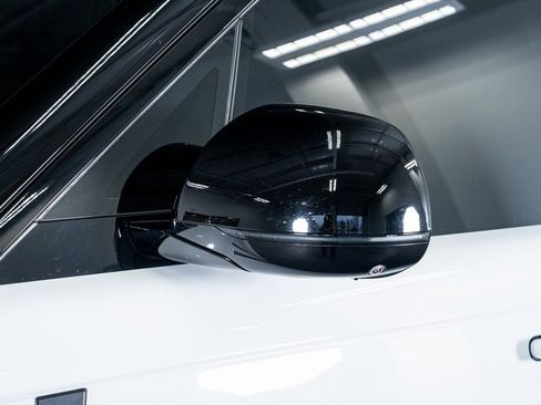 Used 2025 Land Rover Range Rover Long Wheelbase Autobiography image 23