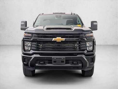 Used 2025 Chevrolet Silverado 2500 Custom w/ Custom Value Package AWD/4WD image 2