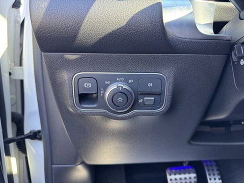 Certified 2021 Mercedes-Benz GLB 250 4MATIC image 23