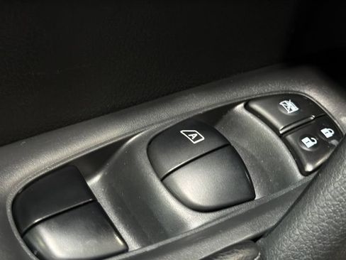 Used 2016 Nissan Rogue SL AWD/4WD image 20